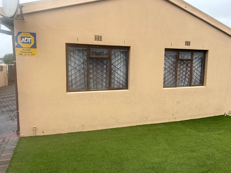 5 Bedroom Property for Sale in Malibu Village Western Cape